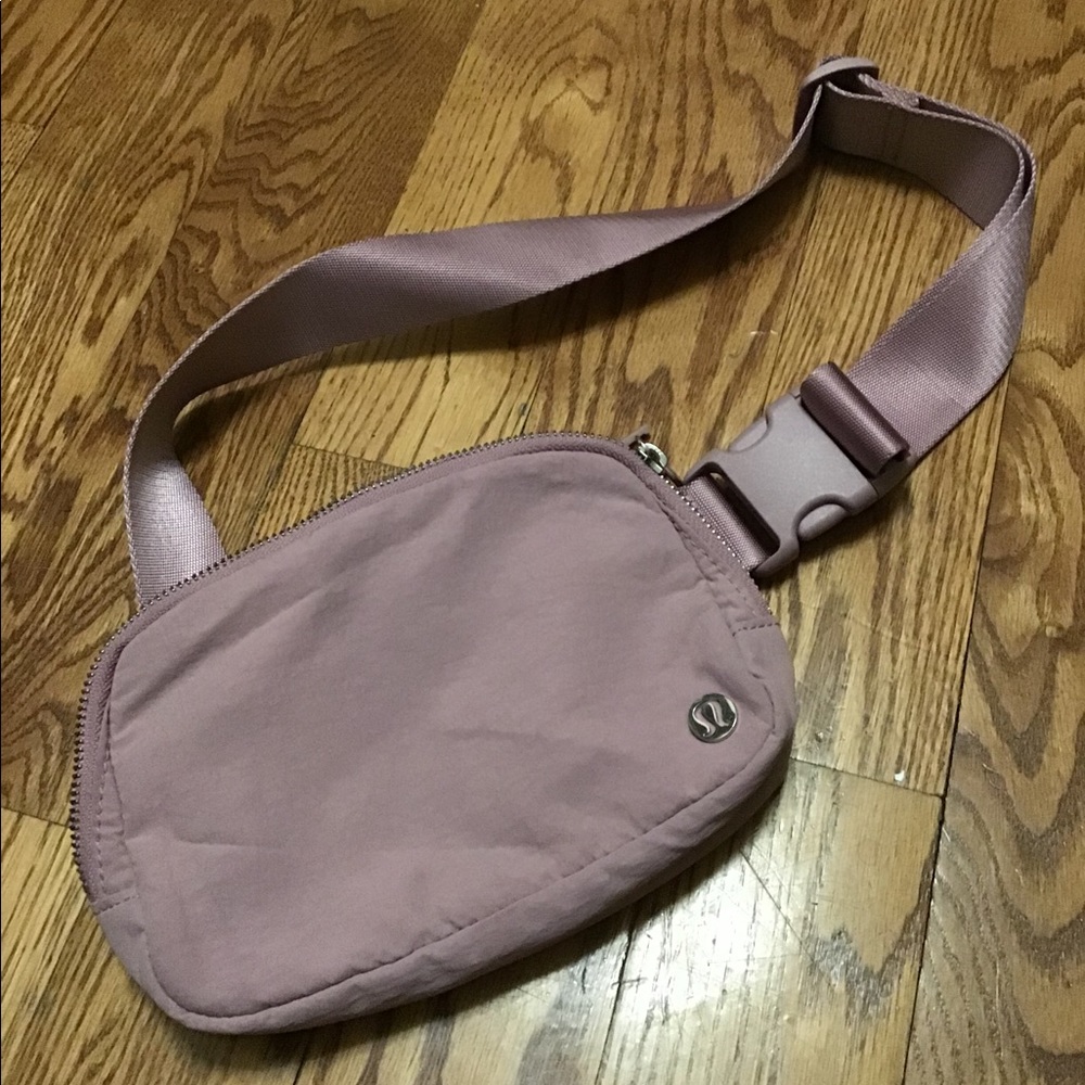 Lululemon fanny pack